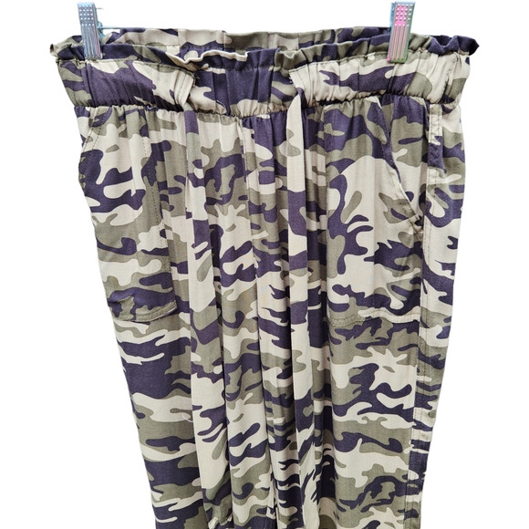 Francesca's Harper Heritage Roz Camoflague Joggers Women's M Paperbag Waist - Picture 2 of 14